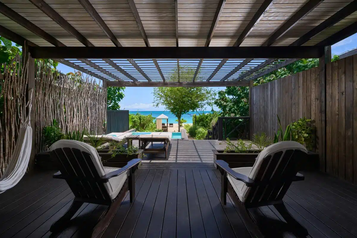 02 Keyonna Beach Beachfront Pool Sanctuary verandah