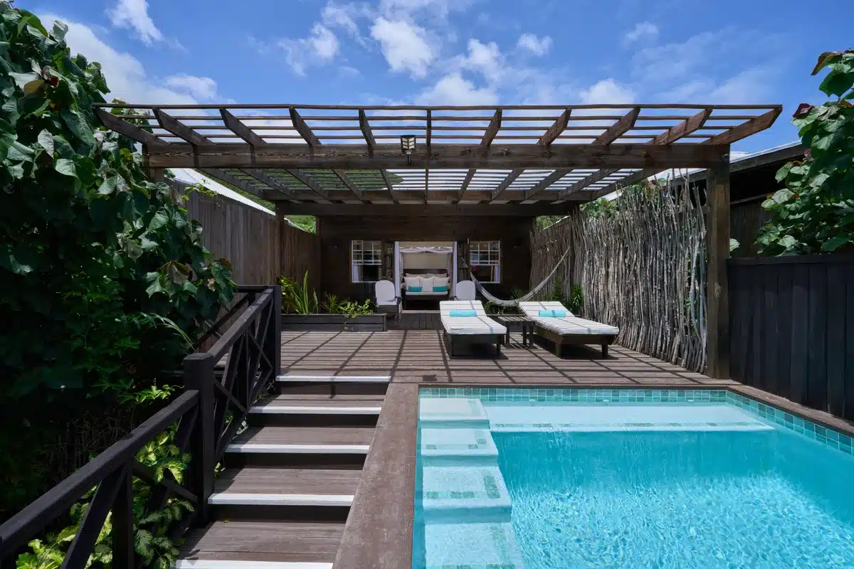 03 Keyonna Beach Beachfront Pool Cottage exterior