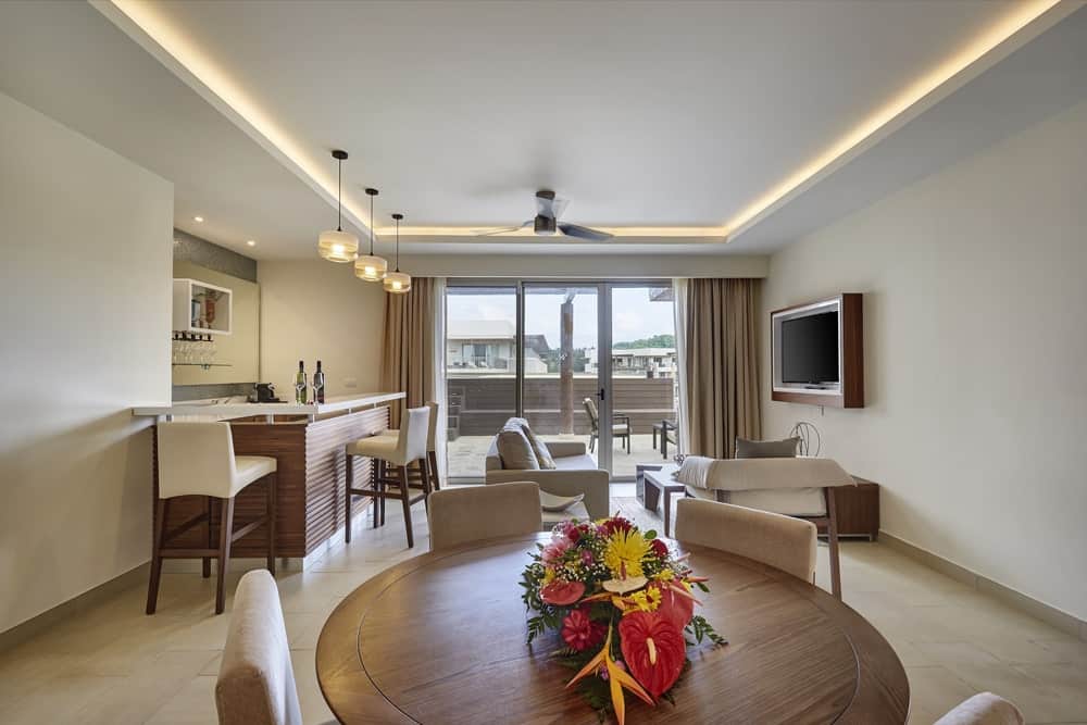 Hideaway-royalton-st-lucia-luxury-penthouse-one-bedroom-suite-ocean-veiw-terrace-jacuzzi-diamond-club-6-min