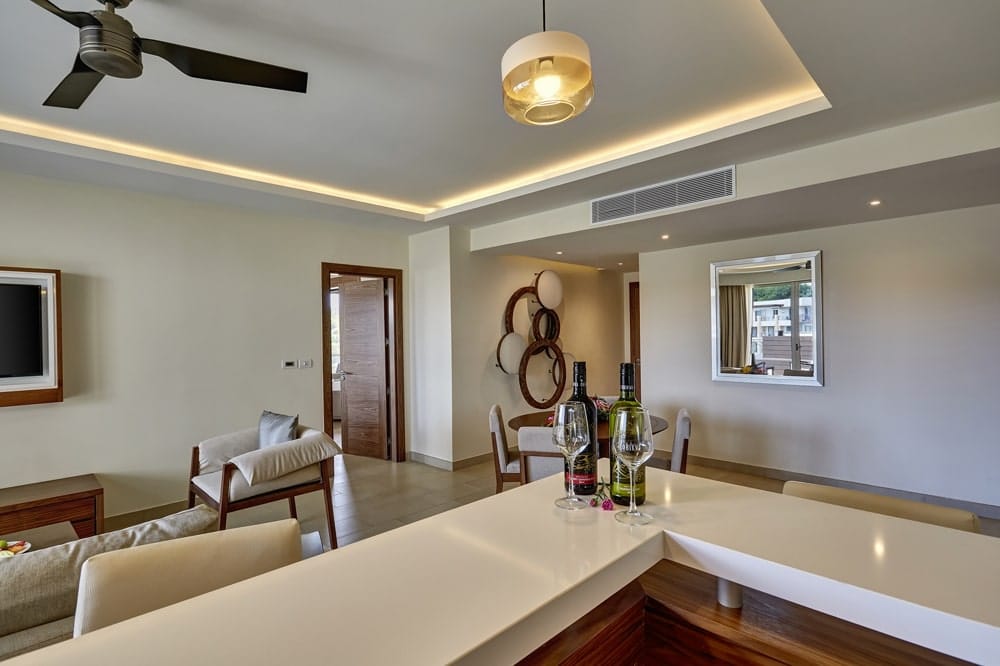 Hideaway-royalton-st-lucia-luxury-penthouse-one-bedroom-suite-ocean-veiw-terrace-jacuzzi-diamond-club-7-min