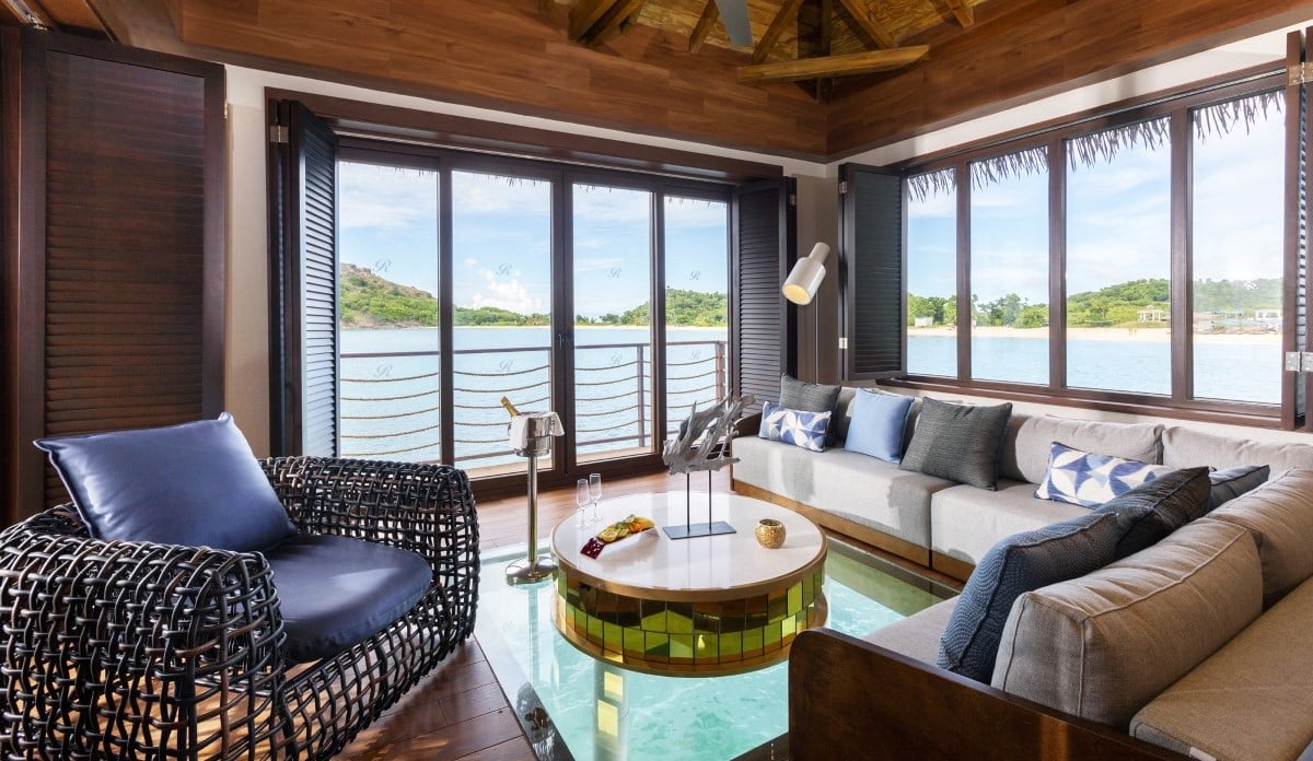 royalton-antigua-overwater-bungalow-2