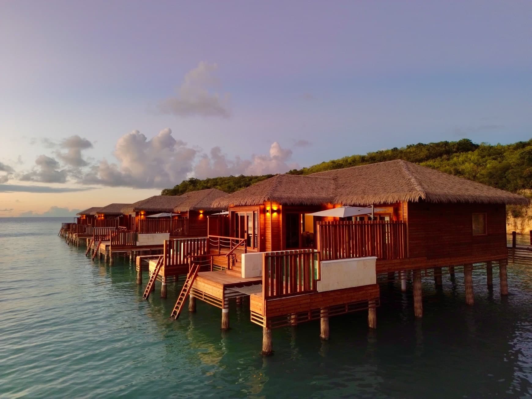 royalton-chic-antigua-diamond-club-luxury-presidential-sunset-overwater-suite (2)