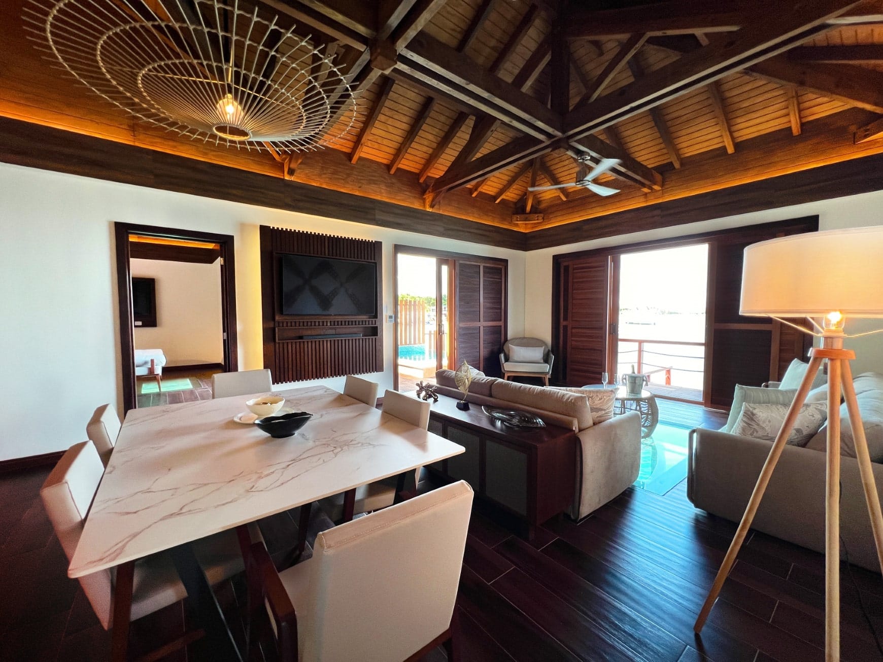 royalton-chic-antigua-diamond-club-luxury-presidential-sunset-overwater-suite (6)