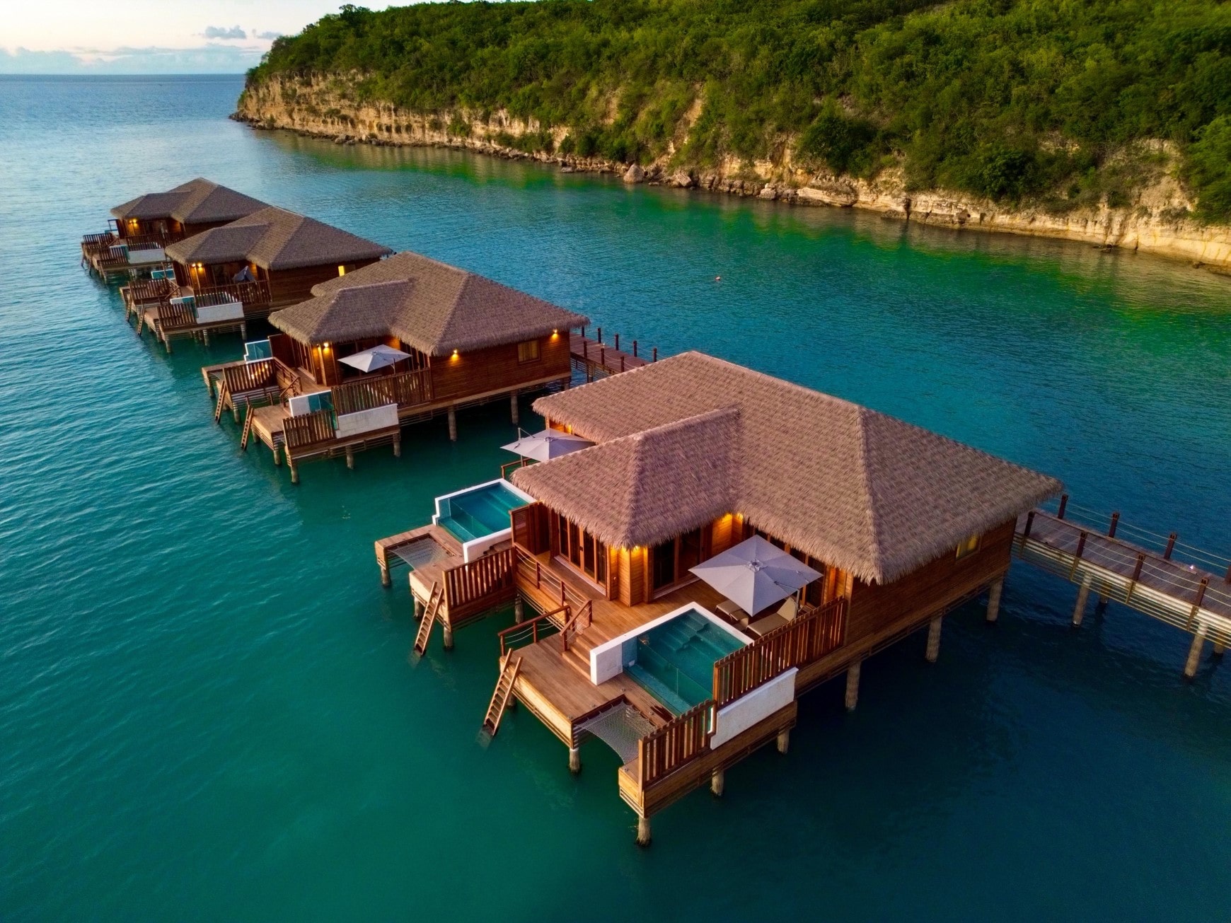 royalton-chic-antigua-diamond-club-luxury-presidential-sunset-overwater-suite (7)
